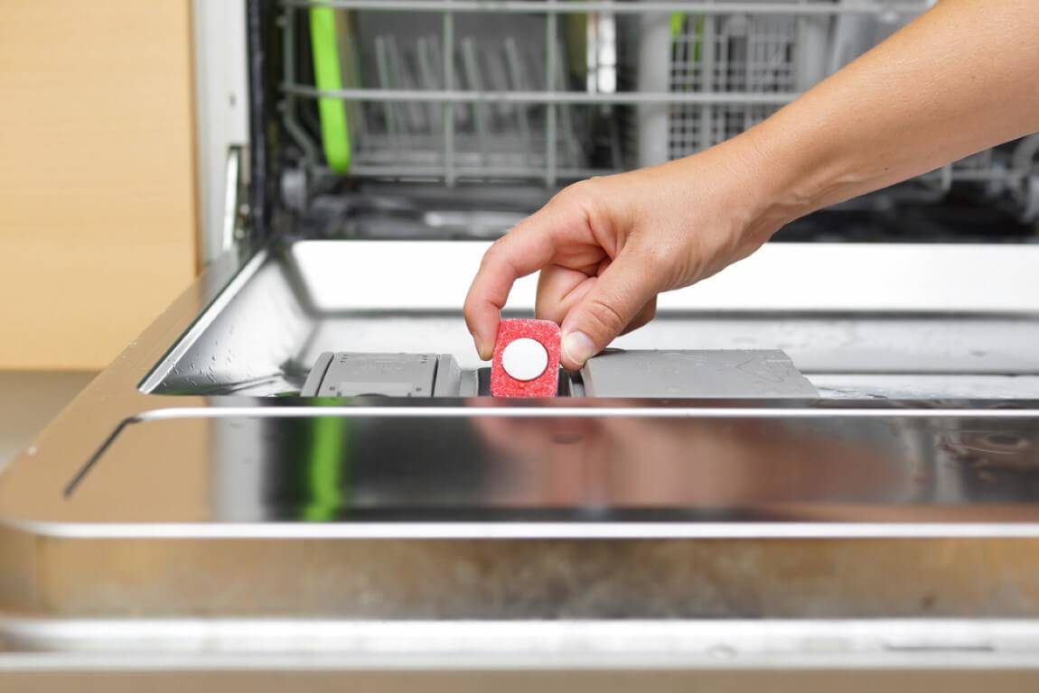 Choosing the Right Dishwasher Detergent