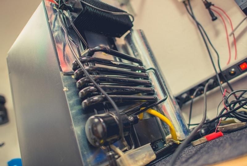 4 Signs Your Fridge Needs a Maintenance Check 🔧 (647) 4927773